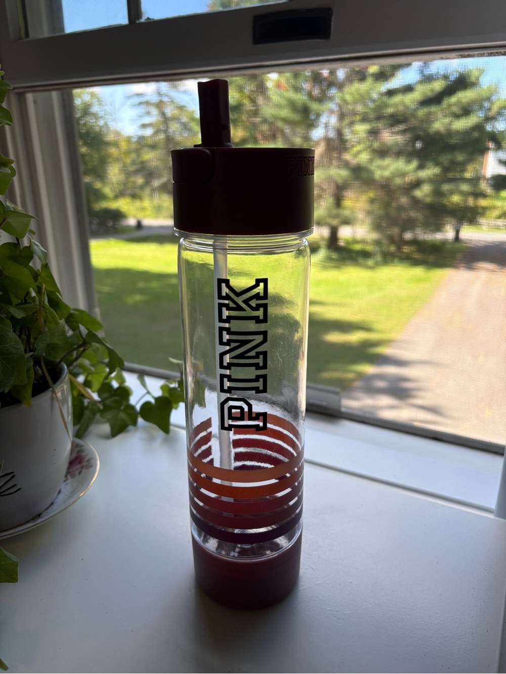 VICTORIA SECRET PINK PLASTIC WATER BOTTLE BRAND NEW